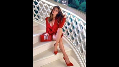 করোনা রুখতে নগ্ন হলেন জনপ্রিয় ব্রিটিশ মডেল, দিলেন সচেতনতার সাহসী বার্তা