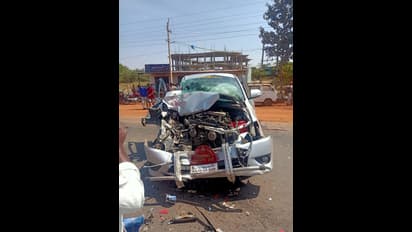 ಕಾರಿಗೆ ಗುದ್ದಿದ KSRTC ಬಸ್, ಜಿಲ್ಲಾಧಿಕಾರಿಯಿದ್ದ ಕಾರು ನಜ್ಜುಗುಜ್ಜು