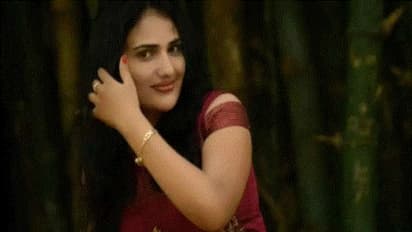 আত্মহত্যা করলেন প্লেব্যাক শিল্পী, সুইসাইড নোটে লিখে গেলেন স্বামীর নাম