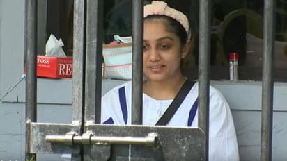 'അടുത്ത എവിക്ഷന് ഞാന് നൈറ്റി ഇട്ടിരിക്കാന് പോവാണ്'. പച്ചയായ മനുഷ്യനെന്ന് ആര്യ -video