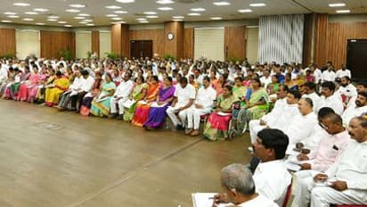 ఇక పట్టణ ప్రగతి... ఎమ్మెల్యేలు, కలెక్టర్లతో సీఎం కేసీఆర్ సమావేశం (ఫోటోలు)