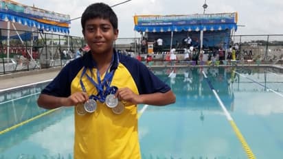 অনুশীলনের সময়ে প্রশিক্ষকের 'মার', দৃষ্টিশক্তি হারাতে বসেছে প্রতিশ্রুতিমান সাতারু