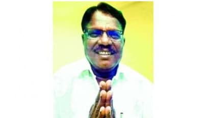 തെരഞ്ഞെടുപ്പില് തോറ്റു; പണവും സാരികളും തിരിച്ച് നല്കാന് വോട്ടര്മാരോട് ആവശ്യപ്പെട്ട് സ്ഥാനാര്ത്ഥി