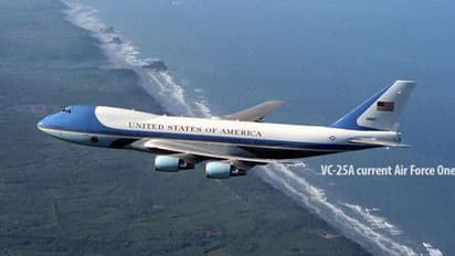 கணவனின் சடலம் தன்னுடன் பயணிப்பது தெரியாமலேயே பயணம் செய்த கர்ப்பிணி மனைவி.!!