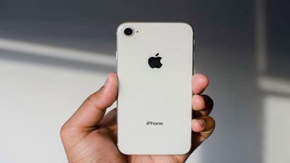 ఆపిల్ కొత్త స్మార్ట్ బడ్జెట్ ఐఫోన్...అప్​డేట్​ వెర్షన్​గా లేటెస్ట్ ఫీచర్లతో...