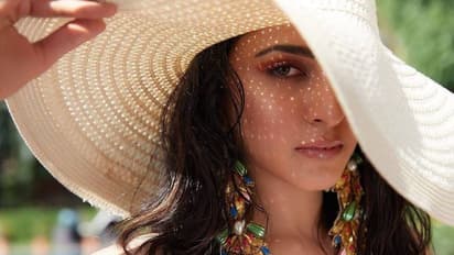 উন্মুক্ত বক্ষের সামনে গাছের পাতা, কিয়ারার অঙ্গ ঢাকতে উদ্যত নেট দুনিয়া