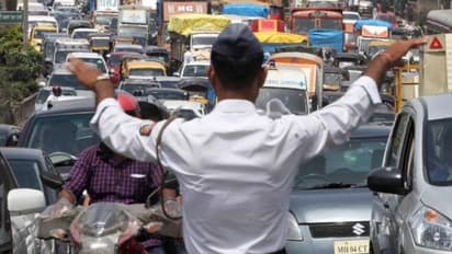 ഗതാഗതക്കുരുക്കിനെക്കുറിച്ച് പരാതിപ്പെടാനെത്തിയ യുവാവിന് കിട്ടിയ പണി!