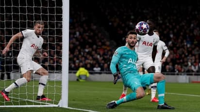 ചാമ്പ്യന്സ് ലീഗില് കരുത്തന്മാര്ക്ക് കാലിടറുന്നു; ടോട്ടനത്തിനും വലന്സിയക്കും ഞെട്ടിക്കുന്ന തോല്വി