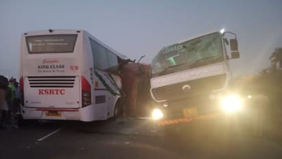 ബസപകടം: മരണപ്പെട്ടവരുടെ കുടുംബത്തിന് 10 ലക്ഷം ധനസഹായം, ജീവനക്കാരുടെ കുടുംബത്തിന് 30 ലക്ഷം