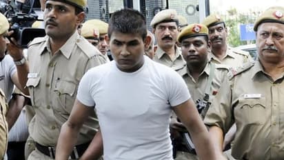 నిర్భయ కేసు: మరోసారి దోషి వినయ్ శర్మ అవి మింగి....