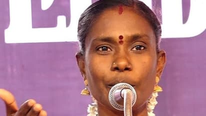 விஜயலட்சுமியை வெளுத்து கட்டிய சீமான் தங்கை.!! விலைமாதுவைகூட பார்த்திருக்கிறேன் என கெட்ட விமர்சனம்..!!