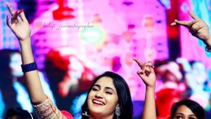 பெண் என்பதில் பெருமை கொள்கிறேன்..! லாஸ்லியா வெளியிட்ட புகைப்படத்திற்கு குவியும் வெறித்தன லைக்ஸ்!