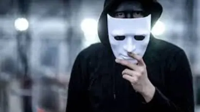 ആലപ്പുഴയില്‍ മുഖംമൂടി ധരിച്ച് വടിവാളുമായി അജ്ഞാതൻ; വളര്‍ത്തുനായ്ക്കളെ വെട്ടിക്കൊല്ലുന്നു