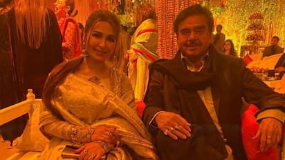 পাক অভিনেত্রী রিমা খানের সঙ্গে ছবিতে পোজ শত্রুঘ্ন সিনহার, প্রকাশ্যে আসতেই শোরগোল নেটদুনিয়ায়