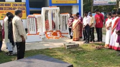 টাকি-র মাউন্ট জিয়ন স্কুলে ভাষা দিবস পালন, গান গেয়ে শহীদের প্রতি শ্রদ্ধা