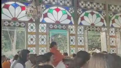 বিশ্বভারতীর উপাসনা গৃহে হিন্দিতে রবীন্দ্রসঙ্গীত, বিতর্ক তুঙ্গে শান্তিনিকেতনে