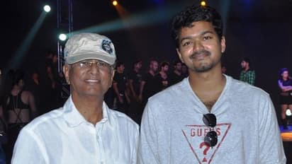 விஜய்யின் 6 வயதில்...  அவரது தந்தைக்கு இரண்டாவது முறையாக நடந்த திருமணம்..! வைரலாகும் புகைப்படம்!