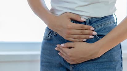 അണ്ഡാശയ ക്യാൻസർ; ഈ ലക്ഷണങ്ങൾ ശ്രദ്ധിക്കാതെ പോകരുതേ