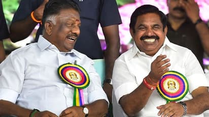 நீங்கள் முதலமைச்சர் வேட்பாளர் என்றால்? நான் பொதுச் செயலாளர்..! எடப்பாடியாருக்கு ஷாக் கொடுத்த ஓபிஎஸ்..!