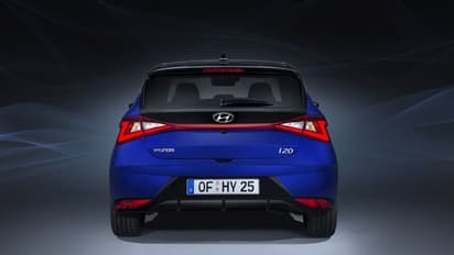 Hyundai ने i20, Santro समेत कई गाड़ियों पर ऑफर किया बंपर Discounts, पसंदीदा मॉडल के लिए बस चुकाएं इतना दाम