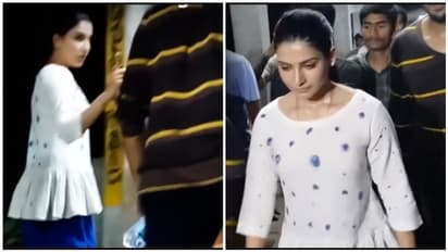 கோவிலில் ரசிகர் செய்த செயல்...! உச்சகட்ட கோபத்தில் எச்சரித்த சமந்தா! வைரலாகும் வீடியோ..