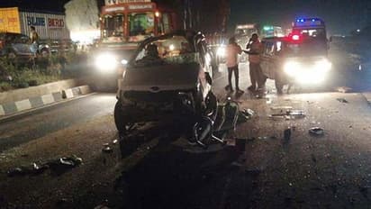 கோவிலுக்கு சென்று திரும்பியபோது பயங்கர விபத்து.. 2 பெண்கள் துடிதுடித்து உயிரிழப்பு.. 7 மாத குழந்தை படுகாயம்.!