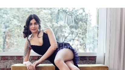 வீட்டுக்குள்ள டிரஸ் எதுக்கு... ரசிகர்களுக்காக ஓவர் தாராளம் காட்டும் அடா சர்மா...!