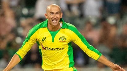 #NZvsAUS பேட்டிங்கில் தெறிக்கவிட்ட மேக்ஸ்வெல், ஃபின்ச்! பவுலிங்கில் அசத்திய அஷ்டன் அகர்; ஆஸி., அணி அபார வெற்றி