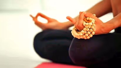 मंत्र जाप करते समय ध्यान रखें ये 7 बातें, नहीं तो पूजा हो सकती है विफल