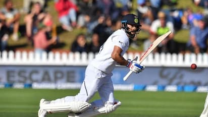 ബാറ്റിംഗില് പരാജയം തുടര്ക്കഥ; എന്നിട്ടും കോലിക്ക് ചരിത്രനേട്ടം; പിന്തള്ളിയത് മുന് നായകനെ