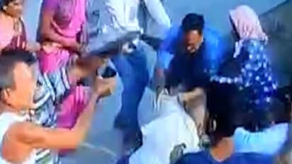 కర్నూల్ జిల్లాలో వైసీపీ వర్గాల మధ్య పోరు: చెన్నంపల్లెలో పోలీస్ పికెట్