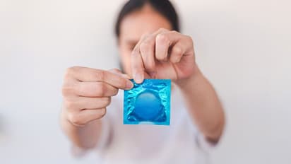 അന്നത്തെ വില അഞ്ച് പൈസ, ആദ്യത്തെ ഫാക്ടറി കേരളത്തില്; ഇന്ത്യയിലെ കോണ്ടത്തിന്റെ ചരിത്രം ഇങ്ങനെ