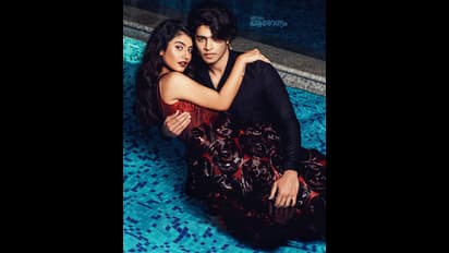 రెచ్చిపోయిన ప్రియా వారియర్.. ఆన్ స్క్రీన్ లవర్ తో రొమాన్స్(ఫొటోస్)