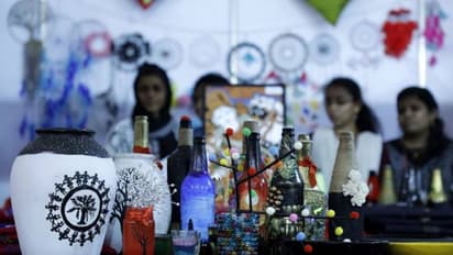 പാഴ്വസ്തുക്കളെ 'മാണിക്യ'മാക്കി മാളിക്കടവ് വനിതാ ഐടിഐയിലെ വിദ്യാർഥിനികൾ