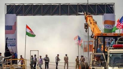 ট্রাম্পের প্রবেশের আগেই বড়সড় দুর্ঘটনা মোতেরায়, দেখুন ভিডিও