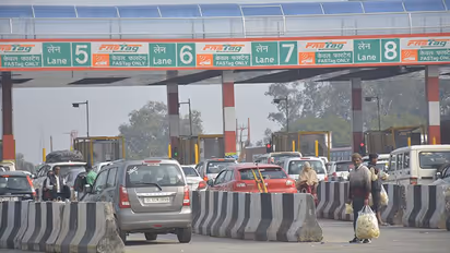 ഫാസ്‍ടാഗില്ലെങ്കിലും വഴിയില്‍ പേടിക്കേണ്ട, കാര്‍ഡ് തന്നും പണം വാങ്ങും!