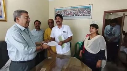 মান্নানের মুখ পোড়াতে ভাই গেল তৃণমূলে, কী বললেন বিরোধী দলনেতা