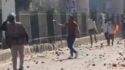 വടക്കുകിഴക്കന് ദില്ലിയിലെ സംഘര്ഷം; പൊലീസുകാര്ക്ക് നേരെ നിരവധിതവണ വെടിയുതിര്ത്ത് അജ്ഞാതനായ യുവാവ്