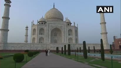 ताजमहल में कुछ ऐसी तस्वीरें ली अमेरिकी राष्ट्रपति डोनाल्ड ट्रम्प और प्रथम महिला मेलानिया ट्रम्प ने
