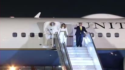 डोनाल्ड ट्रम्प दिल्ली के पालम एयरपोर्ट पहुंचे, नमस्ते ट्रम्प में स्पीच तो आगरा में किया ताज का दीदार