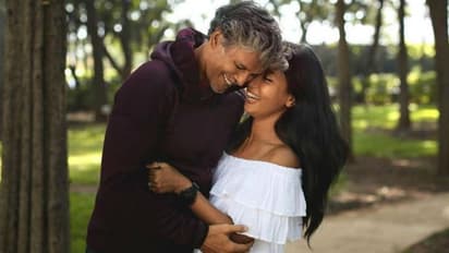 അമ്പത്തിനാലുകാരന് ഇരുപത്തിയെട്ടുകാരി ഭാര്യ! ഈ 'അതിശയ'ത്തിന് ഉത്തരമുണ്ട്...