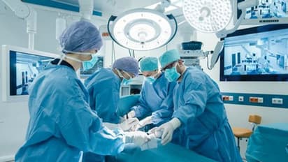 ജനനേന്ദ്രിയത്തിൽ അരിമ്പാറ; ദ്രാവകനൈട്രജൻ കൊണ്ട് മരവിപ്പിച്ച് ഡോക്ടർ,  വേദന കൊണ്ട് പുളഞ്ഞ് യുവാവ്