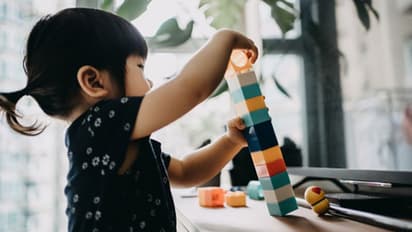 সন্তানকে প্লে-স্কুলে পাঠানোর আগে, এই বিষয়গুলি অবশ্যই মাথায় রাখুন