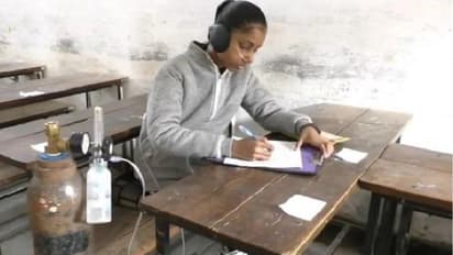 1 साल से ऑक्सीजन सिलेंडर के सहारे जी रही ये छात्रा, इस बार दे रही 10वीं का एग्जाम, कहा, मंजिल पाकर ही रहूंगी