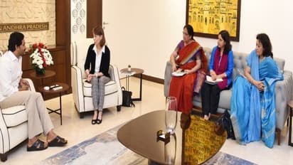 విశాఖలోనే రాజధాని ఎందుకంటే...: ప్రపంచ బ్యాంక్ ప్రతినిధి బృందానికి జగన్ వివరణ