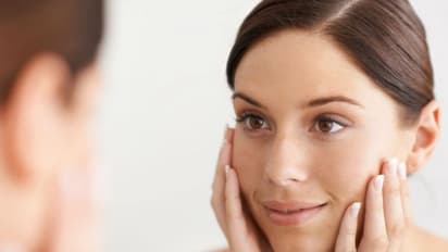 ചെറുപ്പം കാത്തുസൂക്ഷിക്കാന് ഒഴിവാക്കാം ഈ നാല് കാര്യങ്ങള്...