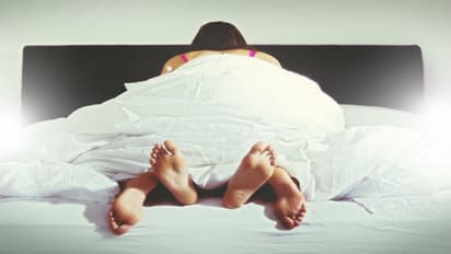 আপনার সন্তান কি মিথুন, তাহলে অল্প বয়সেই যৌন-সম্পর্কে জড়াতে পারে