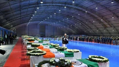 പുൽവാമയില്‍ 40 ജവാന്മാര്‍ കൊല്ലപ്പെട്ട ഭീകരാക്രമണ കേസ്; പ്രതിക്ക് ജാമ്യം, എൻഐഎ കുറ്റപത്രം സമര്‍പ്പിച്ചില്ല