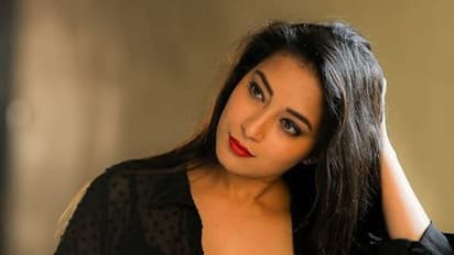 బిగ్ బాస్ భానుశ్రీ.. ఇన్నర్స్ కనిపించేలా బోల్డ్ షో!