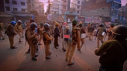ദില്ലി കത്തിയെരിഞ്ഞ നാലു ദിവസങ്ങൾ; തുടക്കം മുതൽ ഒടുക്കം വരെ നടന്നതെന്തൊക്കെ